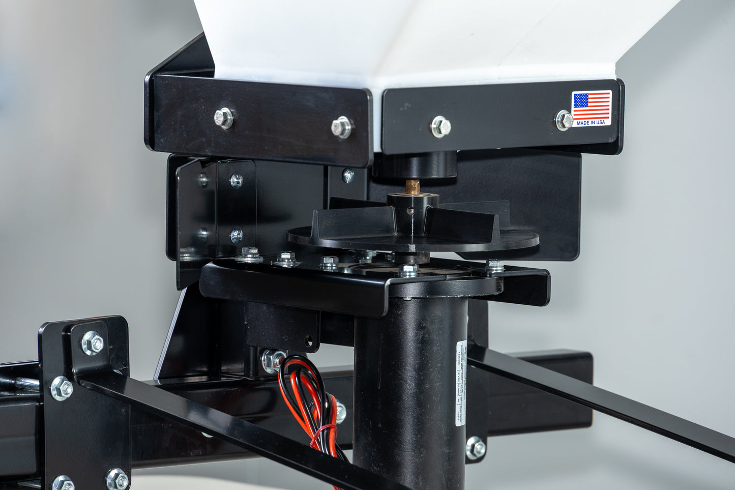 Salt Inator- Salt Broadcast Spreader (3-point-hitch)